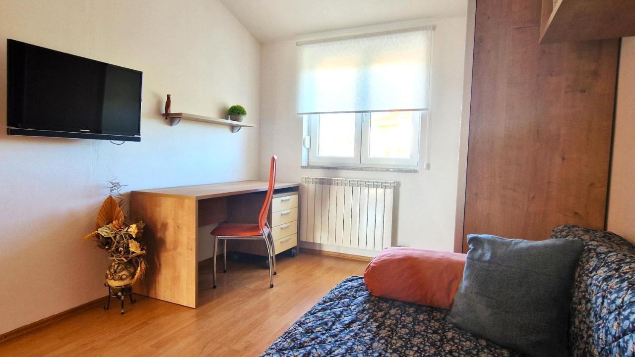 Apartments Ana & Ivan Krk Town Extérieur photo