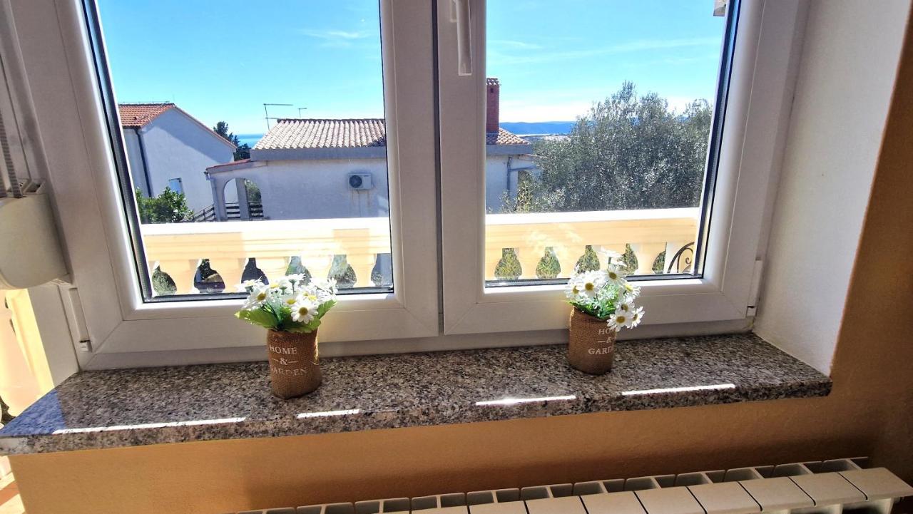 Apartments Ana & Ivan Krk Town Extérieur photo