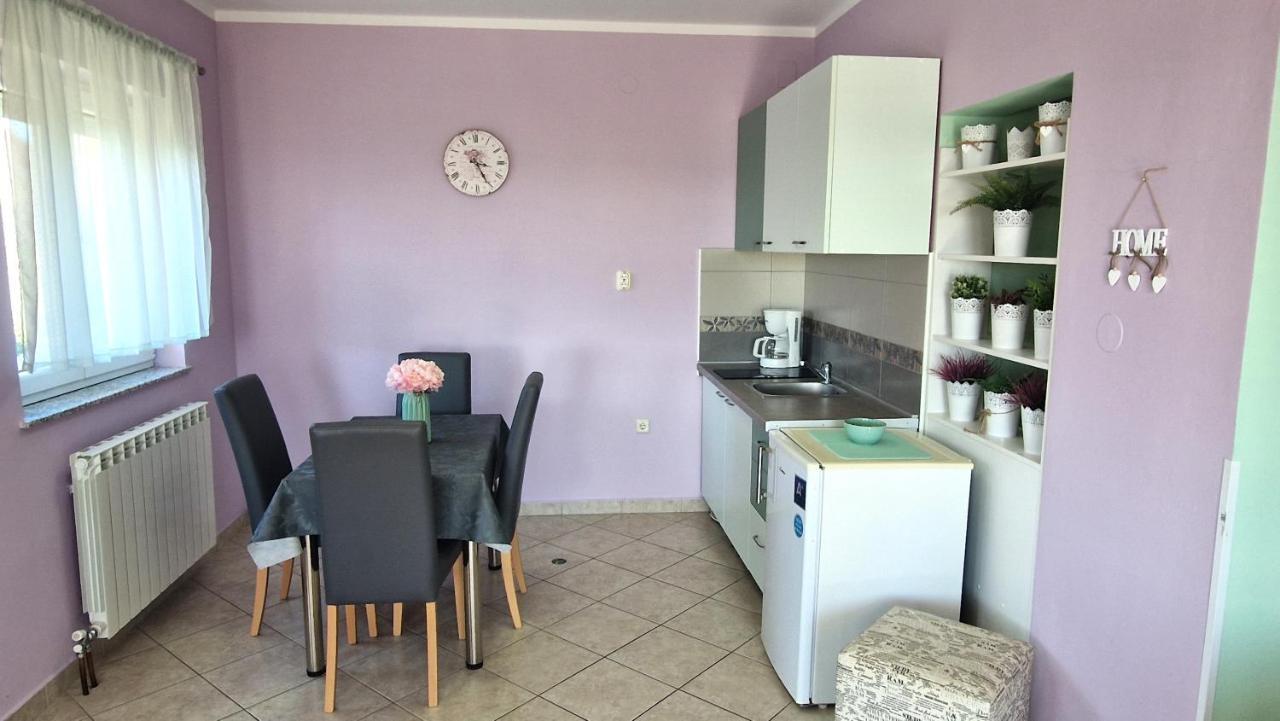 Apartments Ana & Ivan Krk Town Extérieur photo