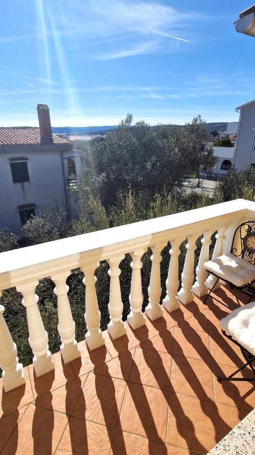 Apartments Ana & Ivan Krk Town Extérieur photo