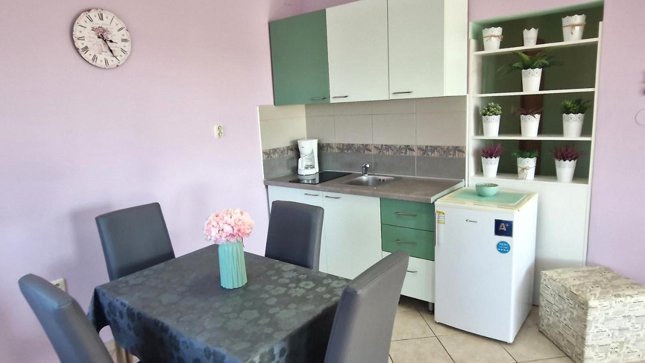 Apartments Ana & Ivan Krk Town Extérieur photo